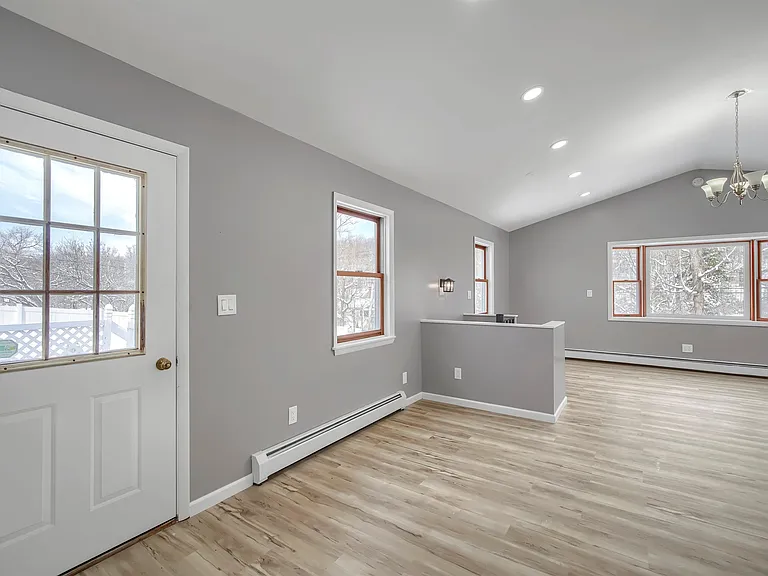 447 Clove Rd — Photo 5
