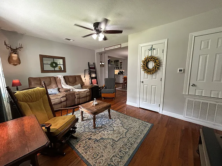712 Hale St — Photo 13