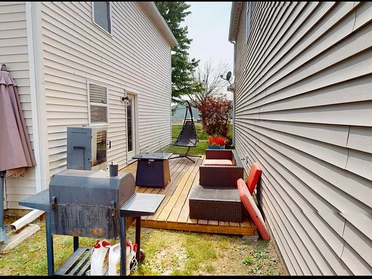 14174 Marilyn Rd — Photo 3