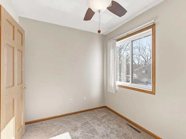 Griffin Court Apartments — Photo 11