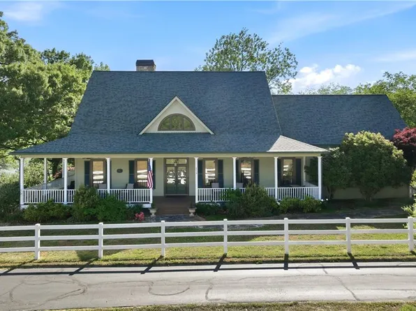 5618 Burke Ln, Gainesville, GA 30506