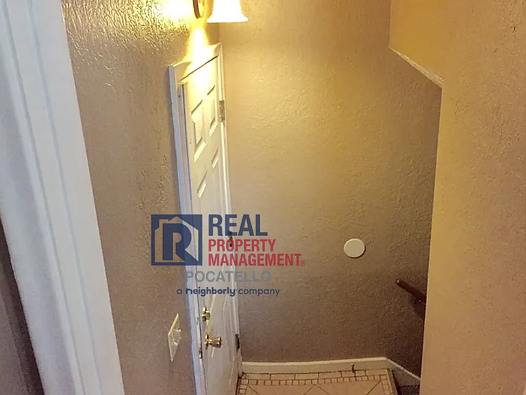 206 Sorenson Ave — Photo 11