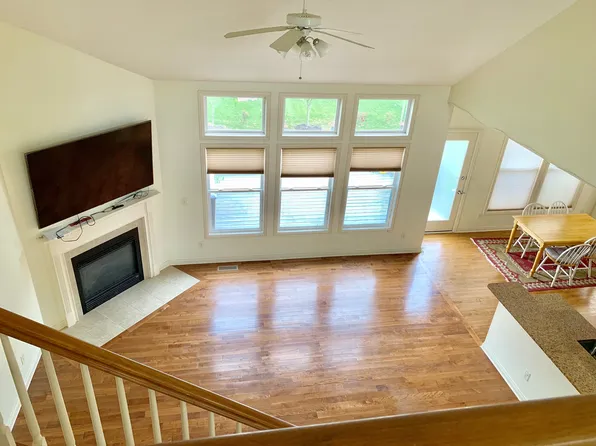 6844 Bishops Crossing Cir, Dublin, OH 43016