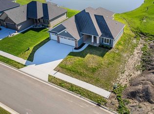 1634 White Fawn Dr, New Haven, IN 46774