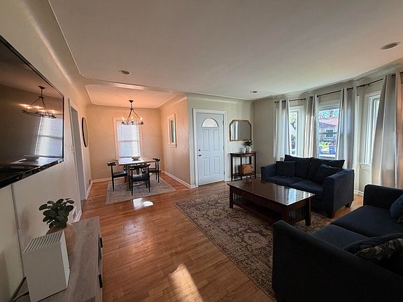 4th image of 926 N Ottillia St SE