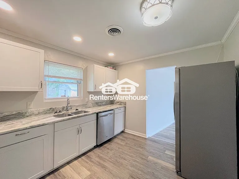 2912 Doris Ave — Photo 7