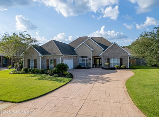 9309 Alcove Ln, Ocean Springs, MS 39564