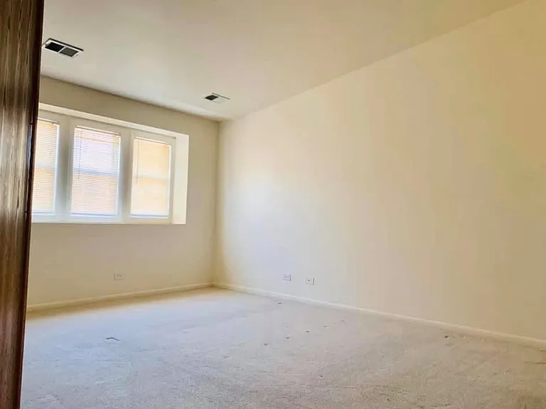 345 Pembroke Ct #6 — Photo 6
