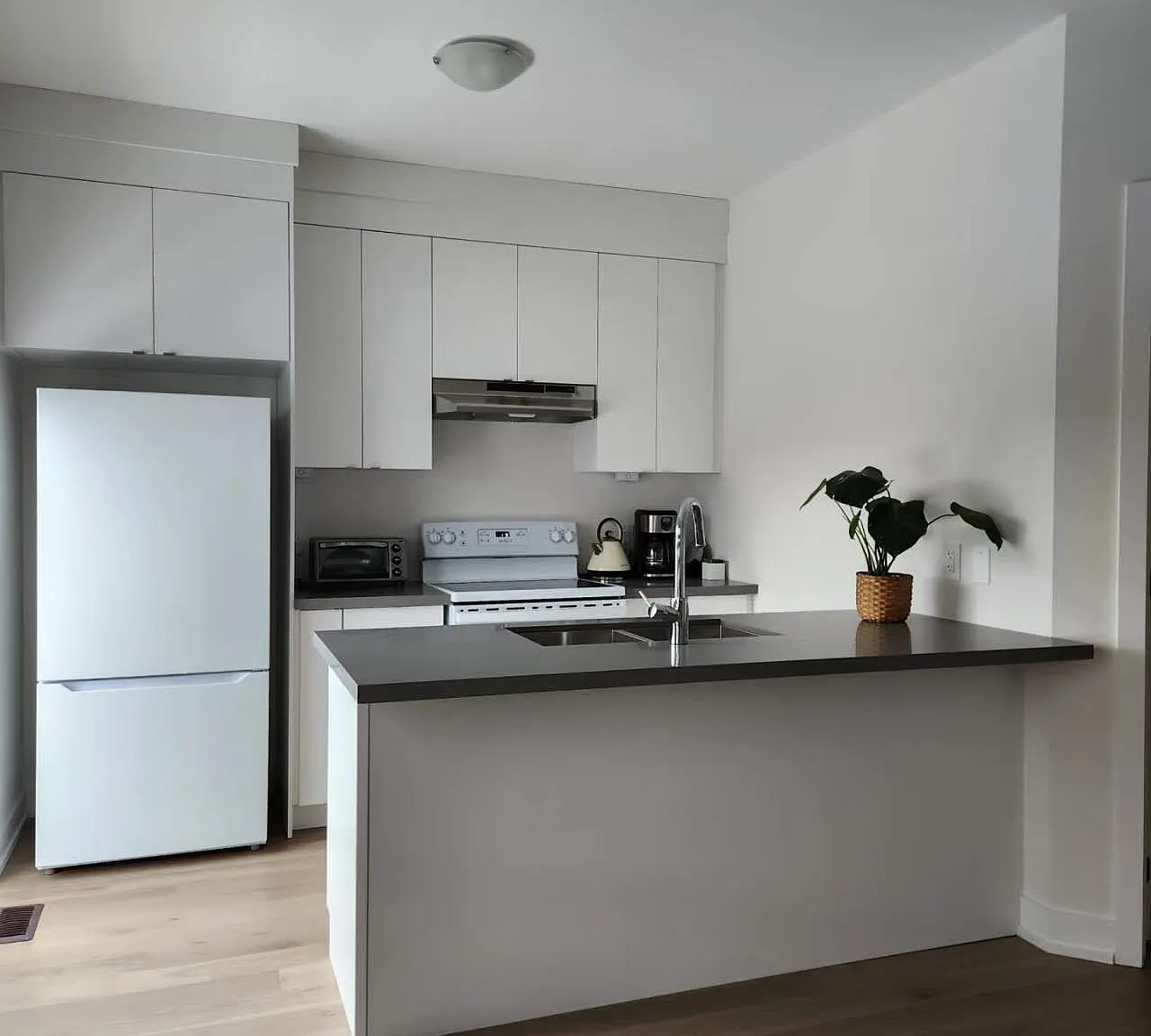1 bed, $2,100 — Photo 1