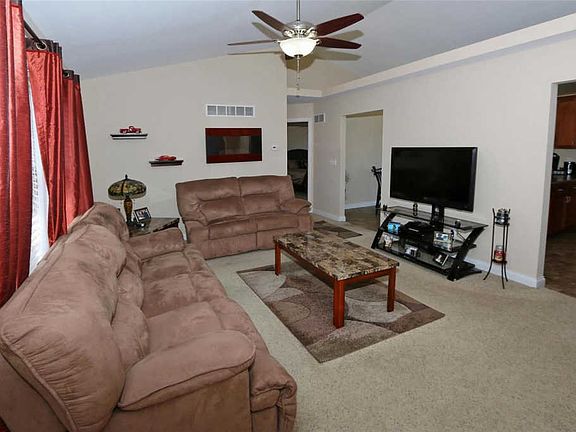5th image of 327 Rockport Dr