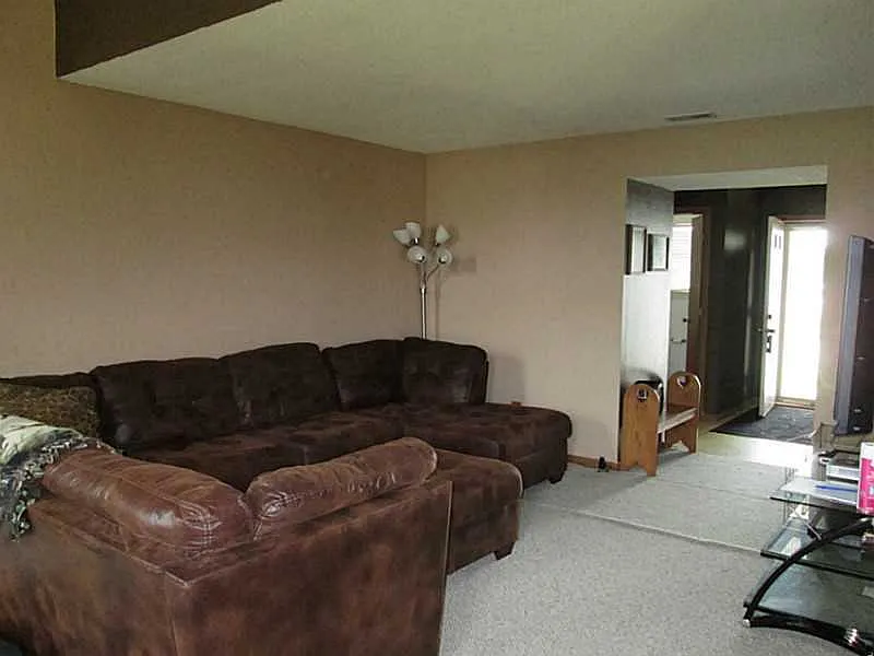 6397 River Valley Way photo 1