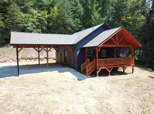 11592 Red Lick Rd, Irvine, KY 40336