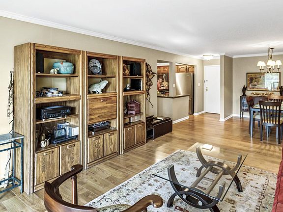 5th image of 245 S Park Ln Unit 306