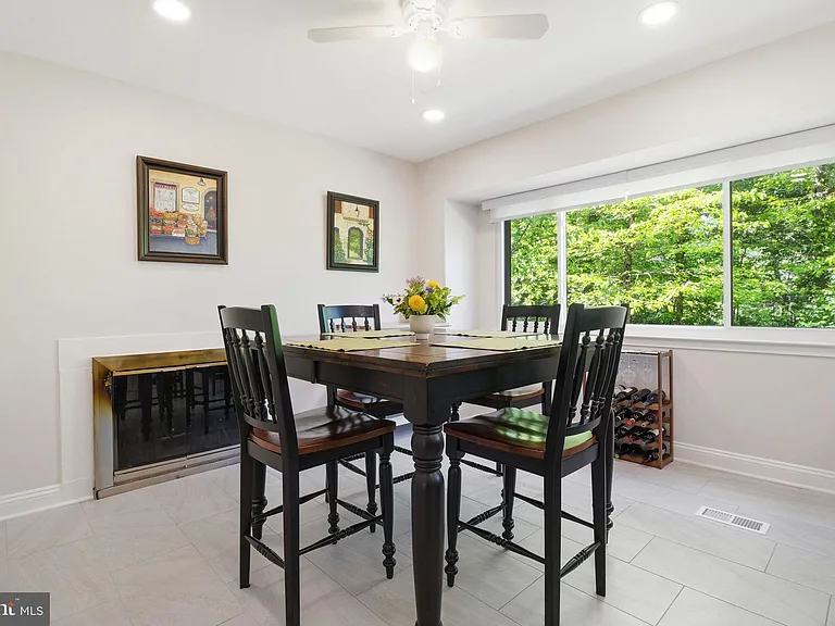1509 Farsta Ct — Photo 10