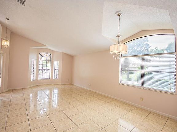 5th image of 308 Balogh Pl