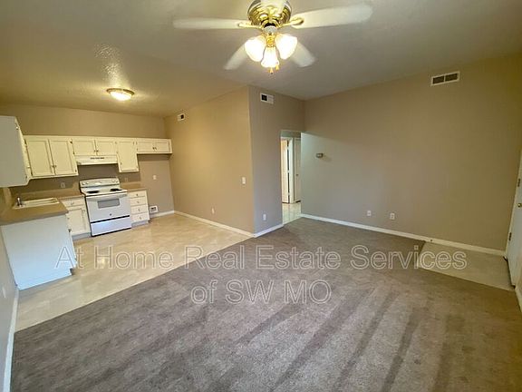 3rd image of 211 E Robberson St Unit B