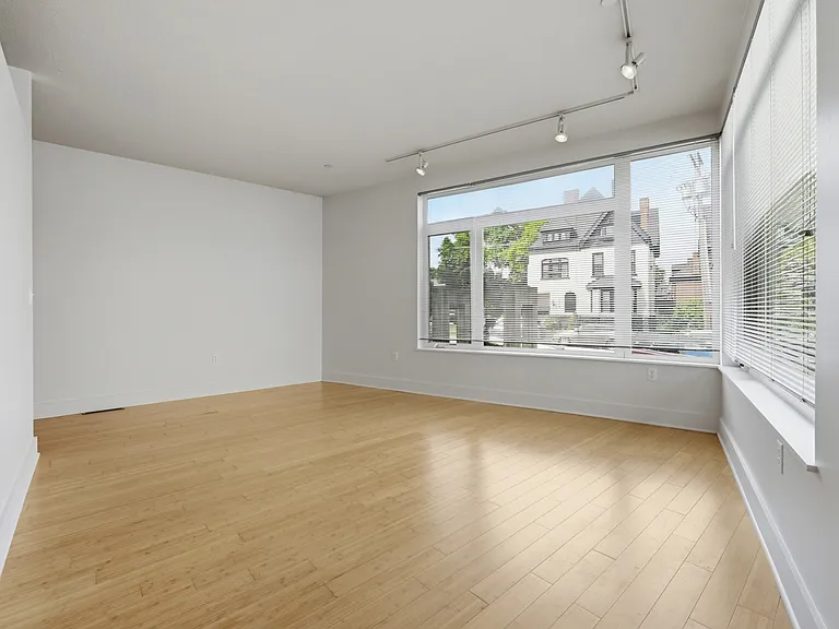521 Shady Ave #14 — Photo 7