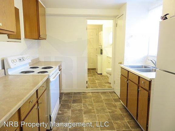 3rd image of 14718 Portland Ave SW #D