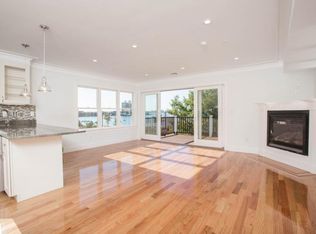 539 Sumner St #1, Boston, MA 02128