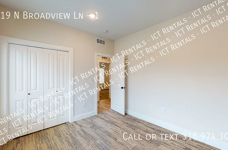 1119 N Broadview Ln #1 — Photo 20