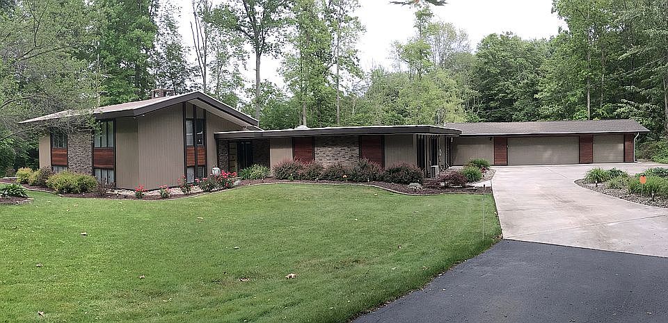 1st image of 390 Raymond Ave