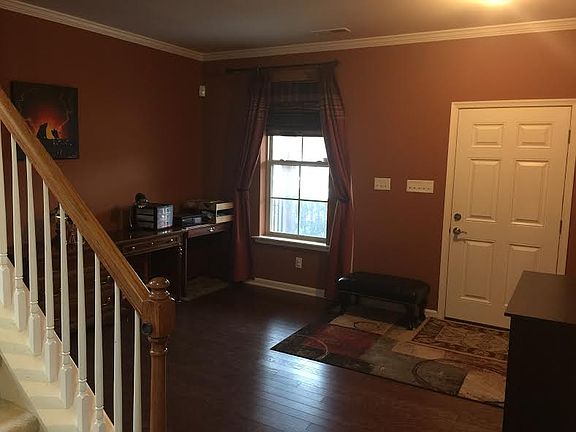 4th image of 58 Hampshire Glen Pkwy