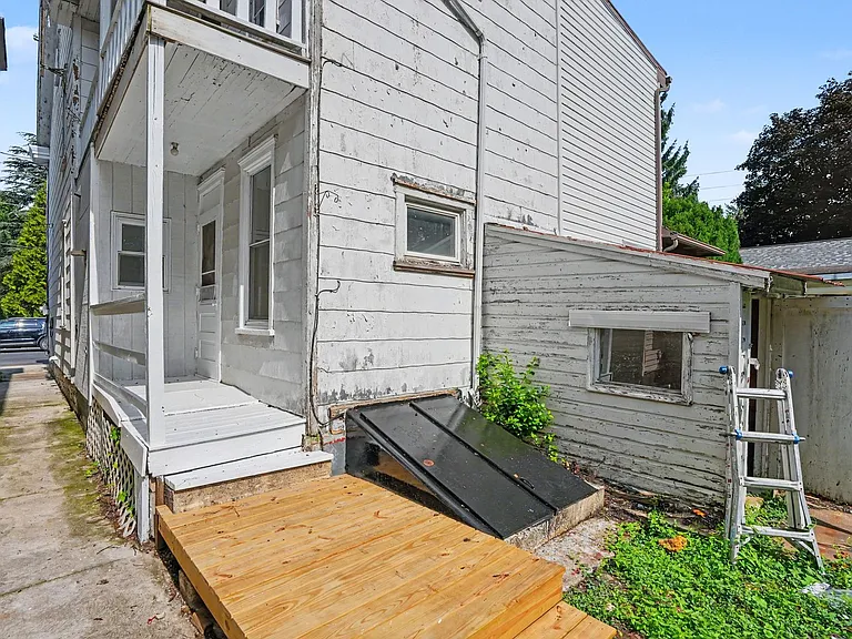 153 Cedar St — Photo 16