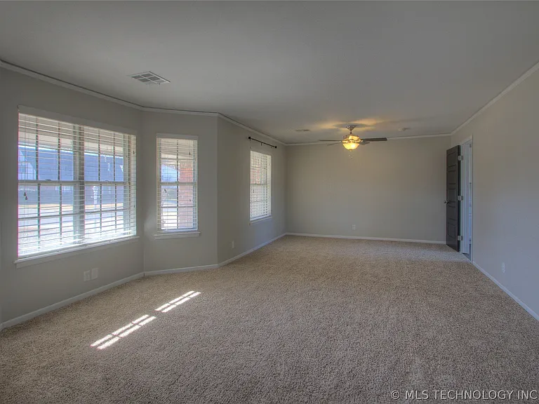 6635 E 54th St — Photo 13
