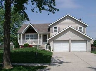10415 N Forest Ave, Kansas City, MO 64155