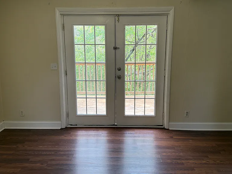 608 Sue Ct — Photo 16