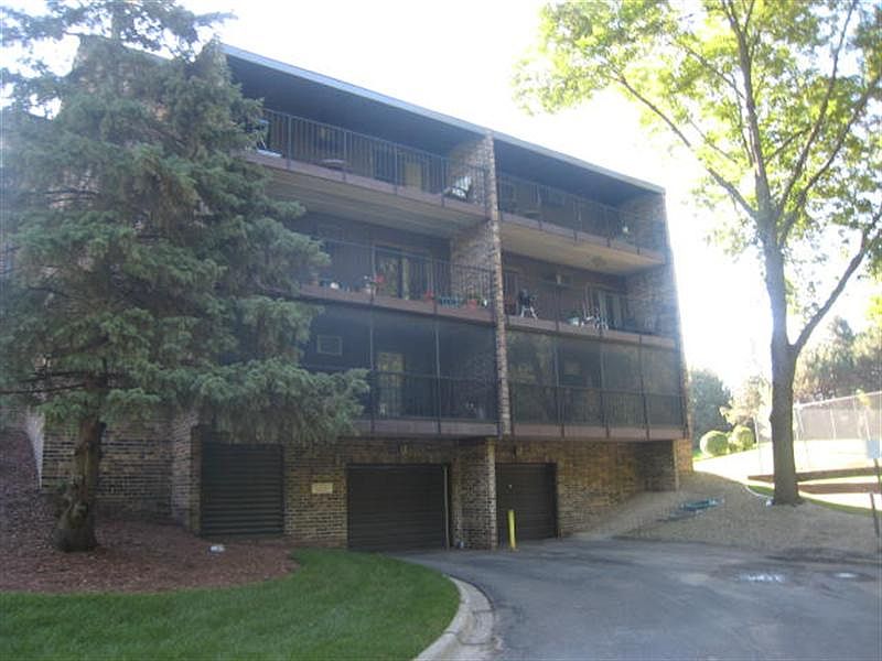2nd image of 35 Nathan Ln N APT 106