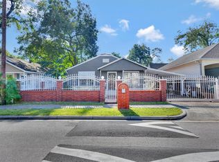 1128 E 28th St, Houston, TX 77009