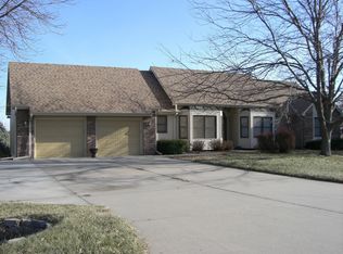 207 Dayan Dr, Council Bluffs, IA 51503