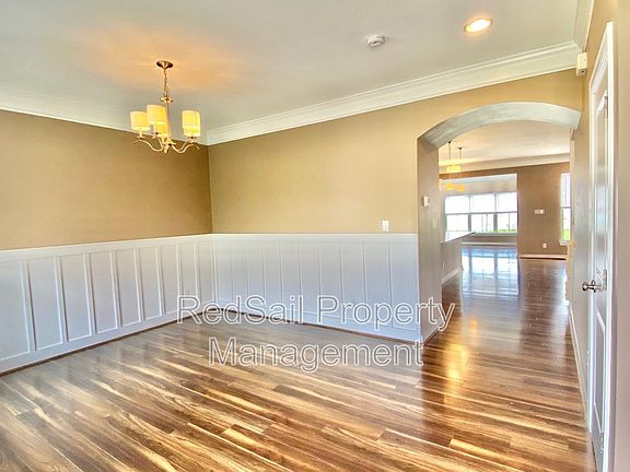 3rd image of 217 Manor Dr