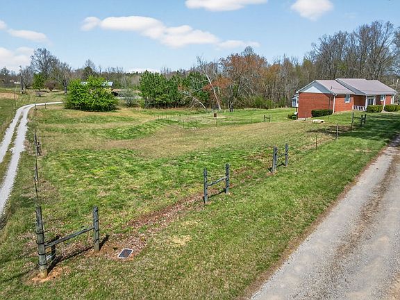 2nd image of 165 Almyra Rd