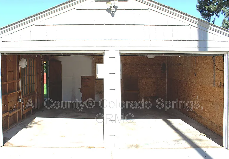 723 N Logan Ave — Photo 20