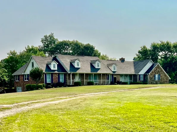 718 Pritchard Rd, Russellville, AL 35653