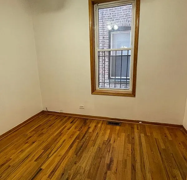 902 N California Ave #1R — Photo 4