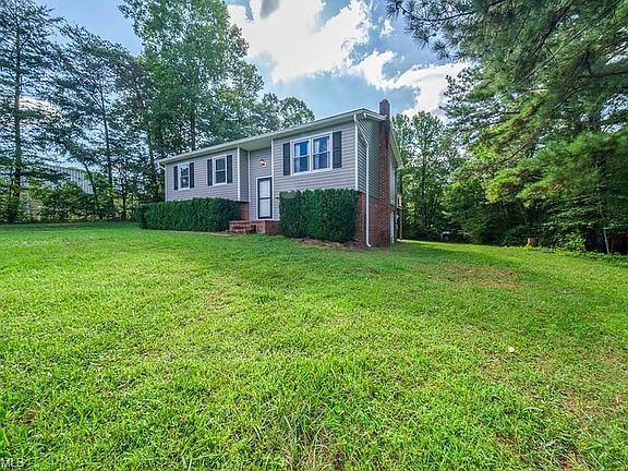 4th image of 181 White Pines Country Club Rd