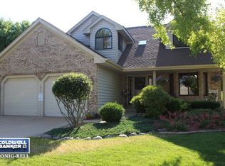 1021 Berkshire Ct, Sycamore, IL 60178