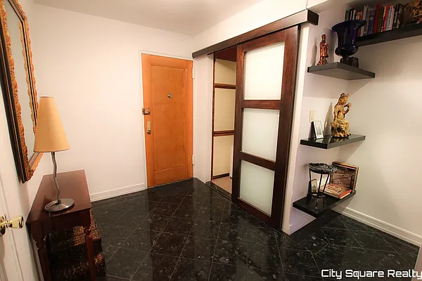 Sold by Remax City Square | media 26