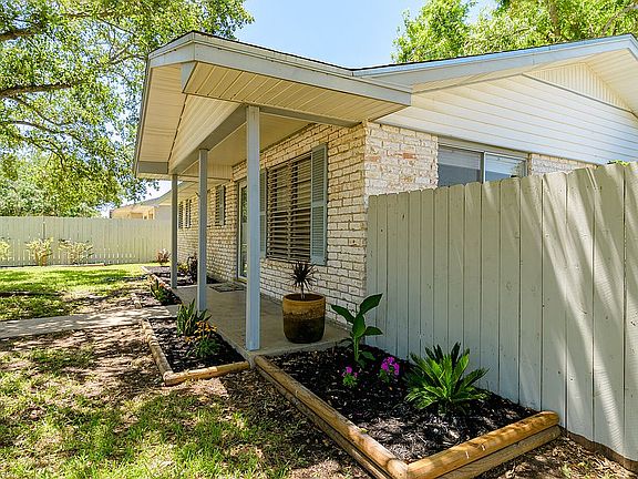 3rd image of 6209 Hanley Dr