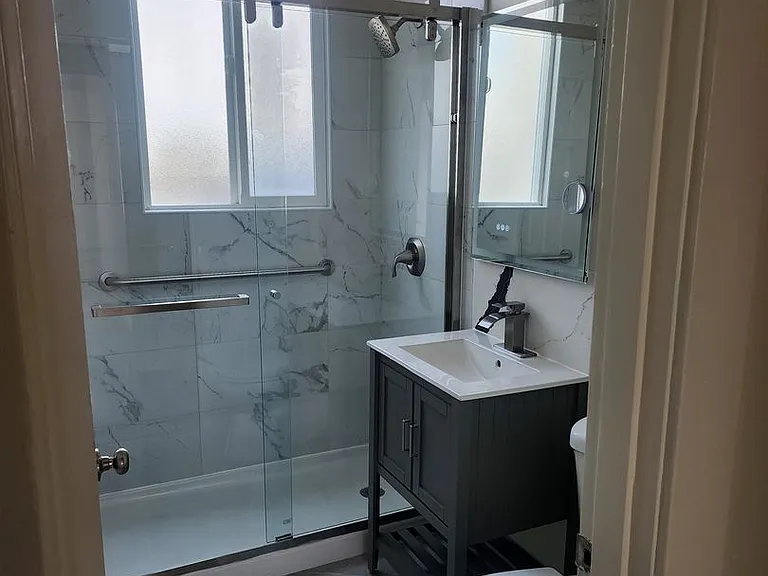 1600 Vallejo St #4 — Photo 3