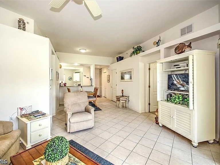 12171 Summergate Cir #102 — Photo 9