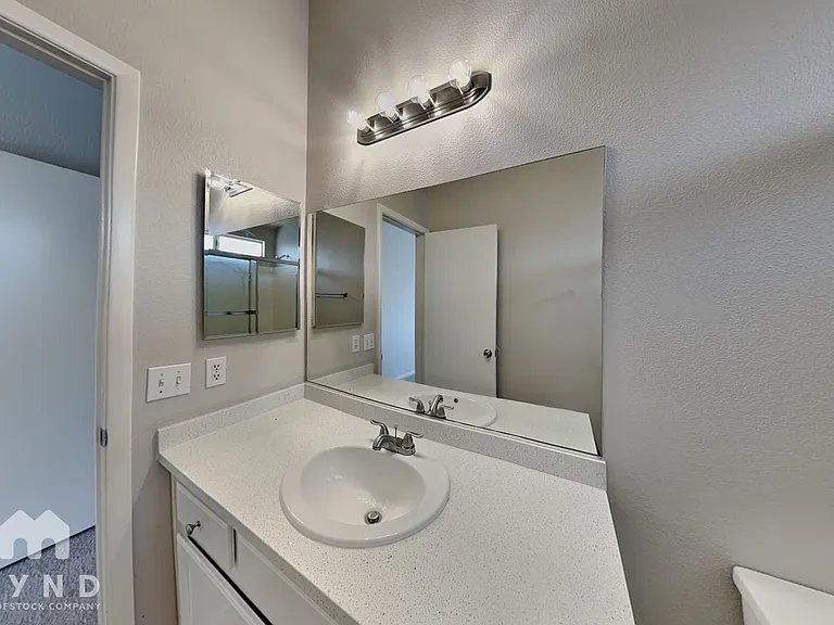 2858 Mount Hope Dr — Photo 12