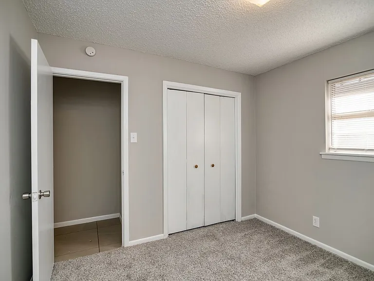 502 Brown St — Photo 17