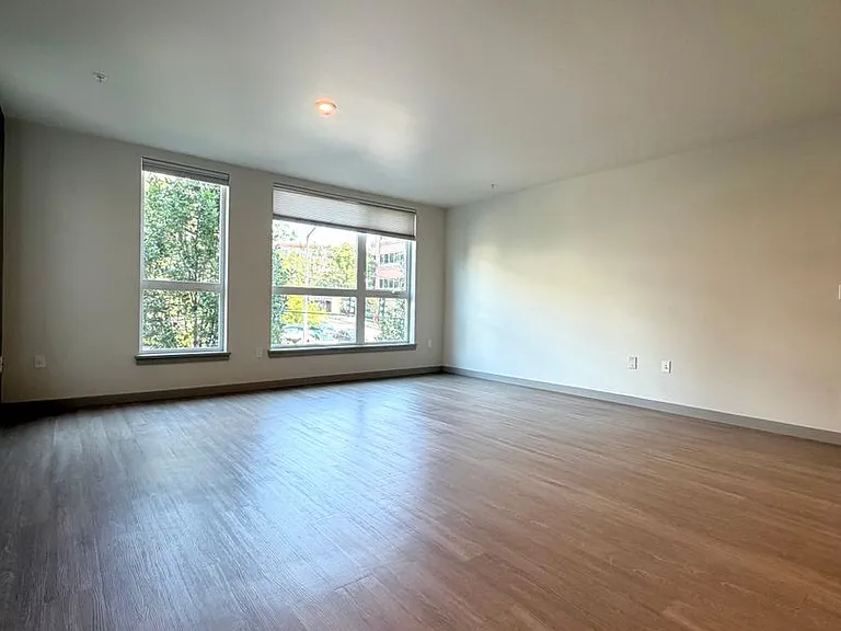 Lexington Apartments — Photo 28