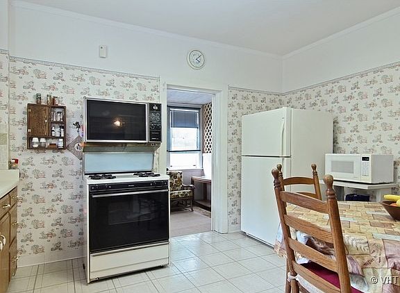 4th image of 4712 N Melvina Ave