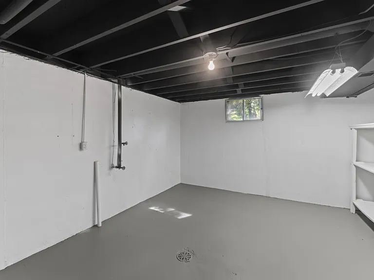 2209 E 125th St — Photo 34