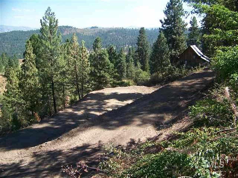 1st image of 13 Clear Creek Cir